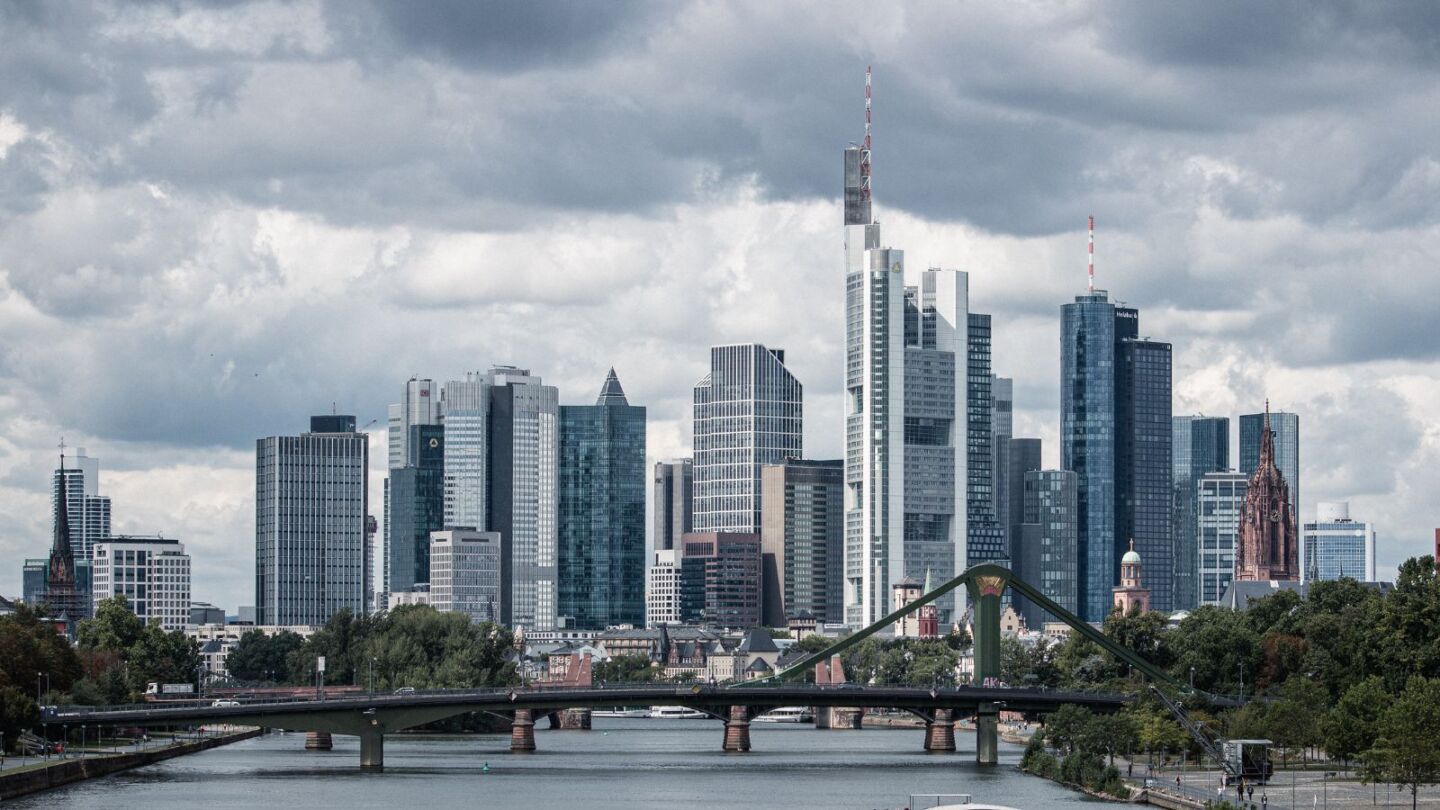 Amla regulation frankfurt banner